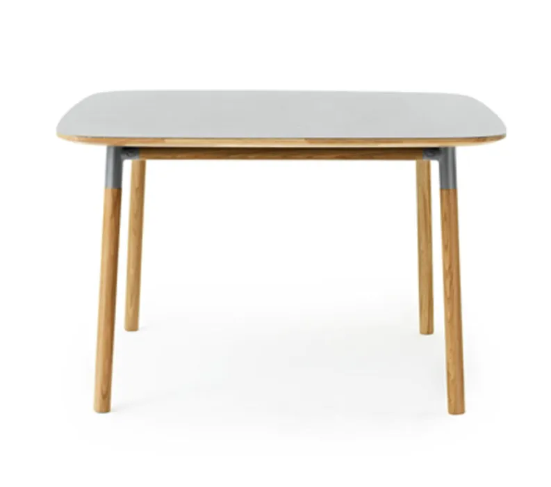 Normann Copenhagen Form tafel-Grijs-120x120 cm Bestel Nu
