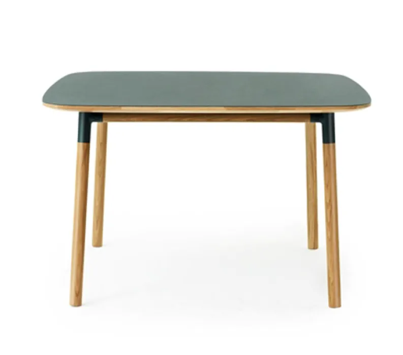 Normann Copenhagen Form tafel-Groen-120x120 cm Seizoensaanbieding
