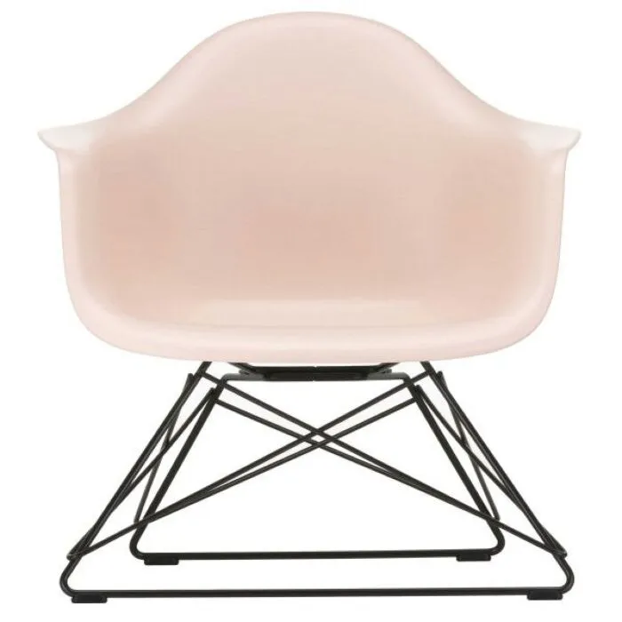 Gereduceerde Prijs Vitra Eames LAR loungestoel met zwart onderstel-Pale rose