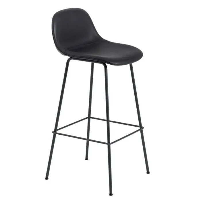 muuto Fiber Backrest Tube gestoffeerde barkruk -Zwart leer-Zithoogte 75 cm Favoriet
