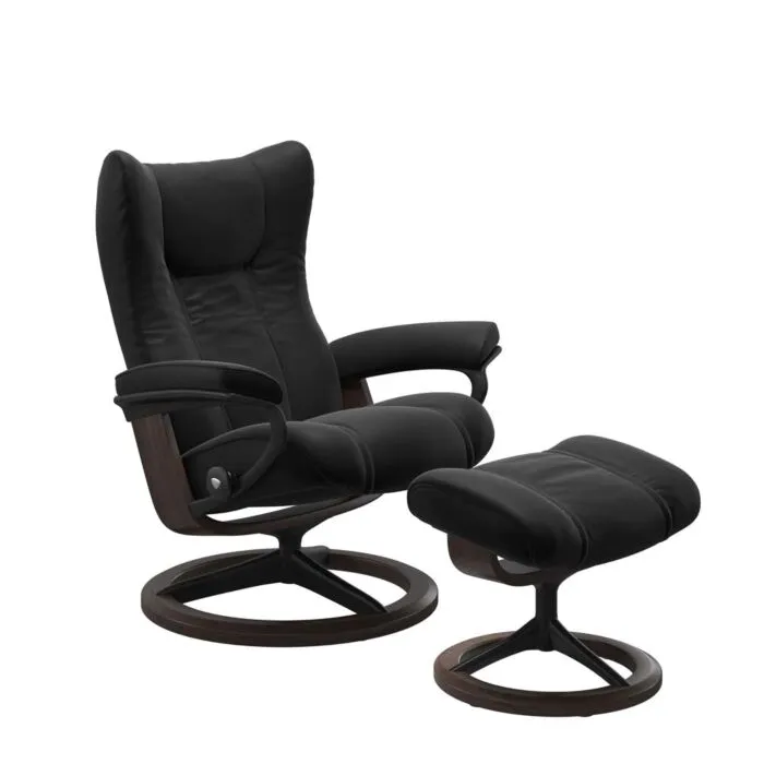 Stressless Wing M Signature zwart relaxfauteuil+hocker-Paloma Black-Wenge Beperkt Aanbod