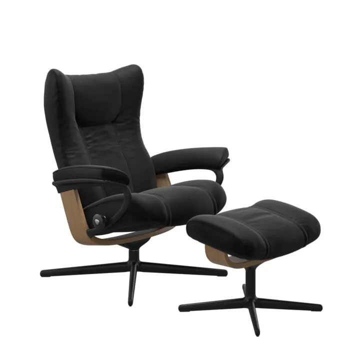 Stressless Wing M Cross zwart relaxfauteuil+hocker-Paloma Black-Eiken Exclusieve Aanbieding