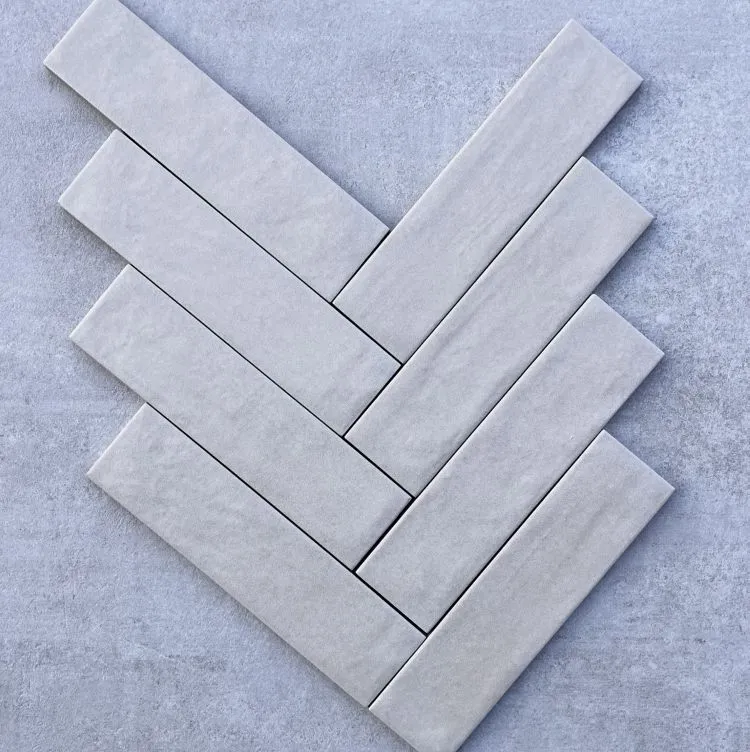 Durbuy keramische visgraat gebroken wit wand- en vloertegel 6,2 x 23,5 cm per 0,58 m2 Op = Op
