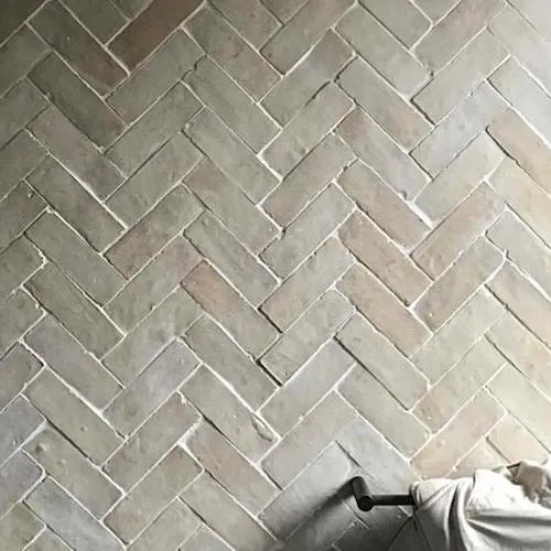 Seizoensaanbieding Geglazuurde visgraat Marokkaanse Bejmat taupe grijze tegel 5 x 15 cm per 0,8 m2