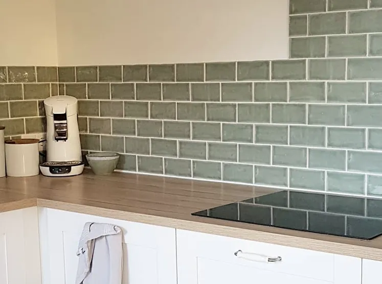 Flitsaanbieding Half tile Handmade light green 7,5 x 15 cm per m2