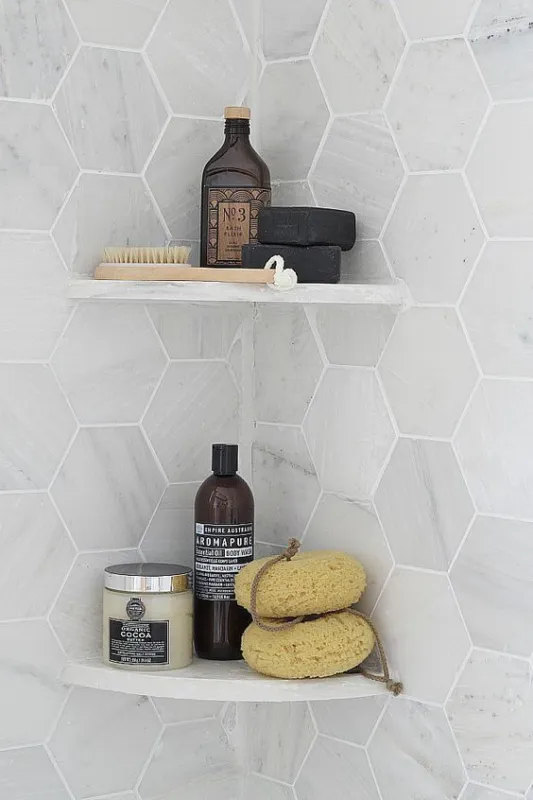 Finale Uitverkoop Hexagonal carrara lichtgrijs marmer met grijze aders wand - & vloertegel 19 x 19 per 0,85 m2