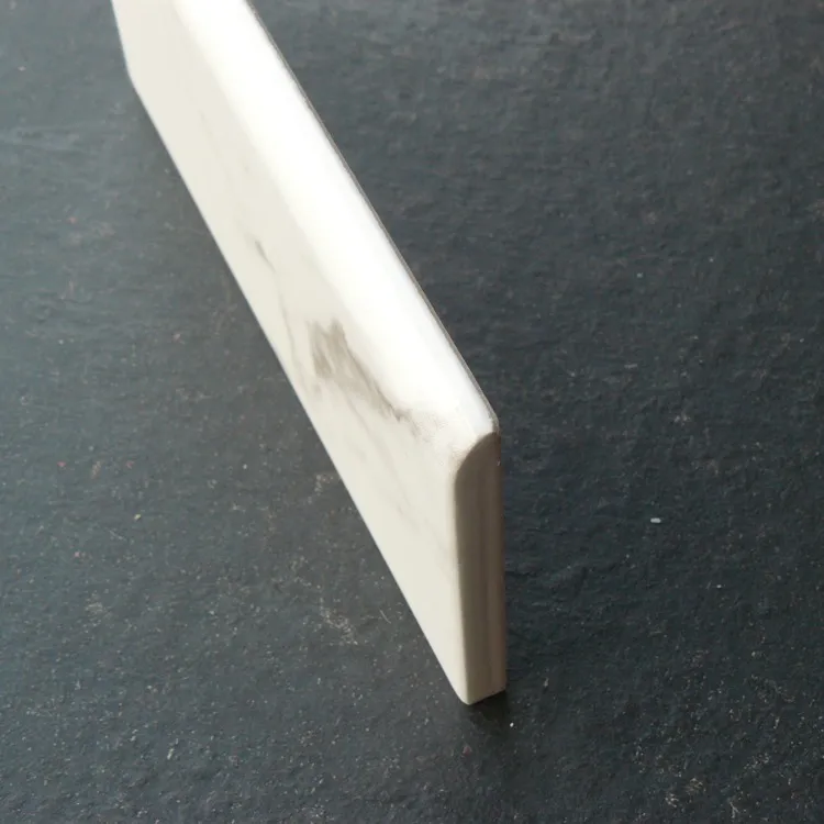 Voordeelprijs Marmer look wit matte tegel bullnose 1 afgewerkte kant 7,5 x 15 cm