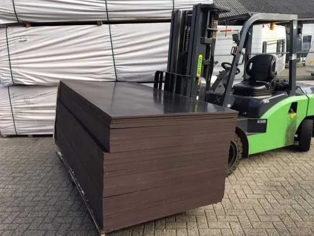 Chinees Populieren Betonplex 18 mm 125 x 250 cm - Betonplex Betaalbaar