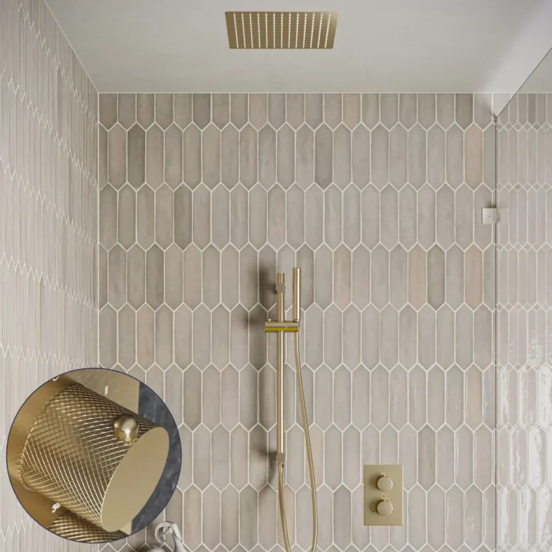 Saniclear Cube Curved inbouw regendouche met inbouw douchekop 30x30cm, glijstang en staafhanddouche geborsteld messing - mat goud Rechtstreeks Van De Fabrikant