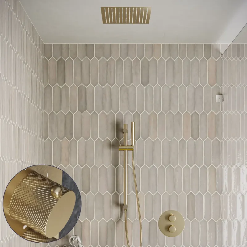 Uitverkoop Saniclear Cube Curved inbouw regendouche rond met inbouw douchekop 30x30cm, glijstang en staafhanddouche geborsteld messing - mat goud