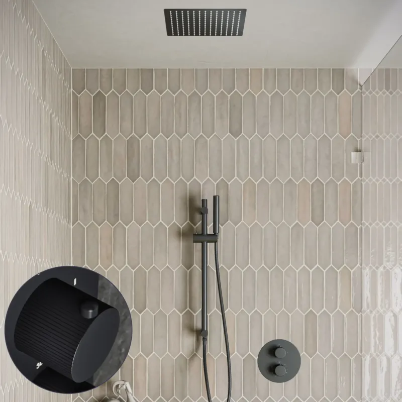 Flitsaanbieding Saniclear Cube Stripes inbouw regendouche rond met inbouw douchekop 30x30cm, glijstang en staafhanddouche zwart mat