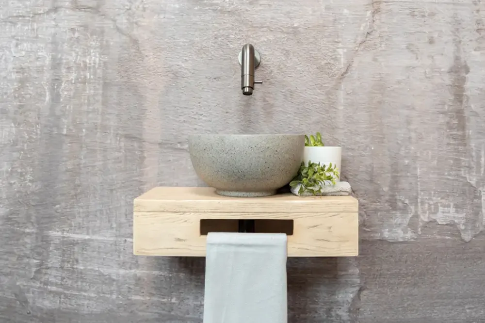 Speciale Aanbieding Saniclear Seba fonteinset met eiken plank, grijze terrazzo waskom en verouderd ijzer kraan voor in het toilet