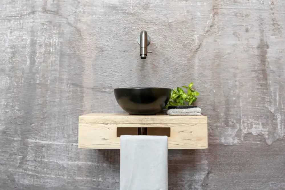 Saniclear Seba fonteinset met eiken plank, zwarte waskom en verouderd ijzer kraan voor in het toilet Voordeelprijs