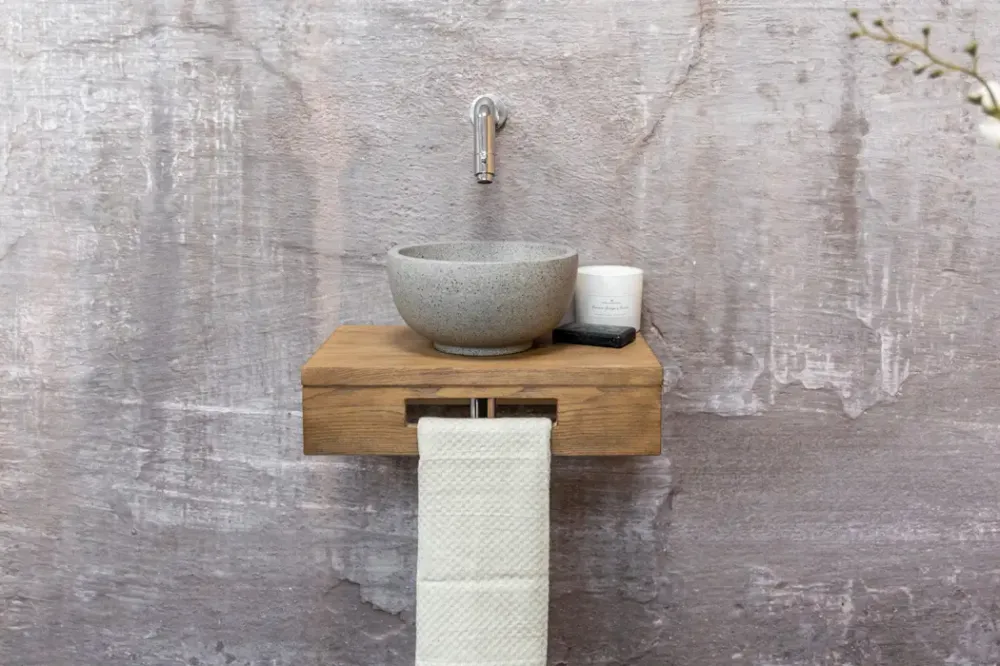 Saniclear Seba fonteinset met bruin eiken plank, grijze terrazzo waskom en chromen kraan voor in het toilet Beste Prijs